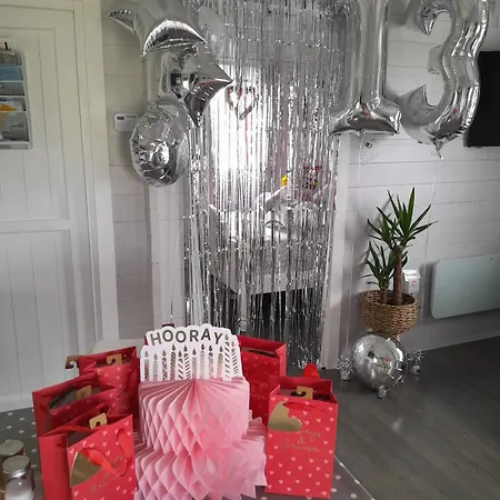 Inch View With Hot Tub & Sauna 木屋