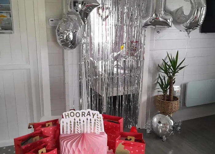 Inch View With Hot Tub & Sauna 샬레